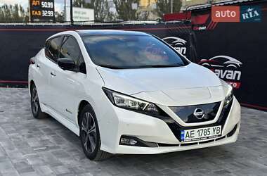 Хэтчбек Nissan Leaf 2018 в 