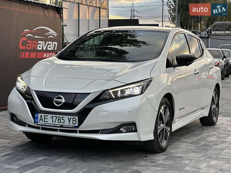 Хетчбек Nissan Leaf 2018 в Дніпрі