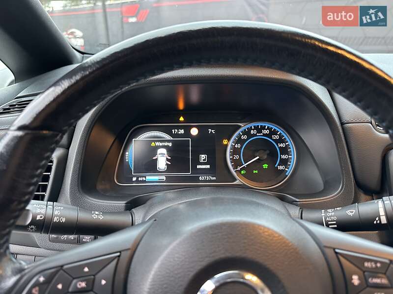 Хетчбек Nissan Leaf 2018 в Дніпрі