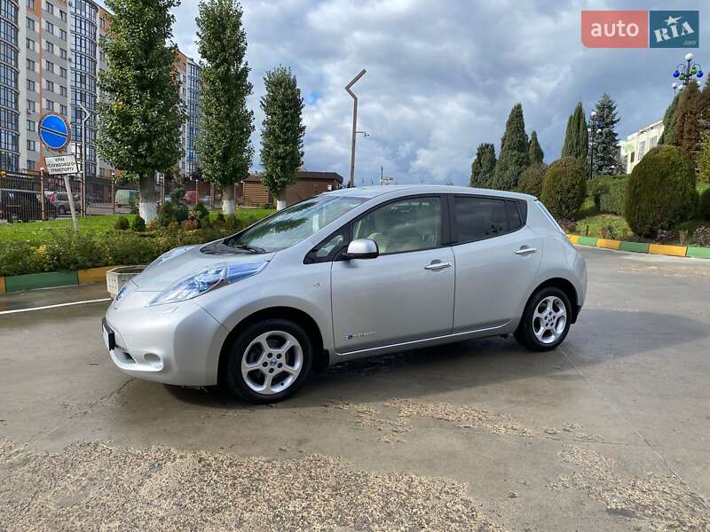 Хэтчбек Nissan Leaf 2012 в Ивано-Франковске