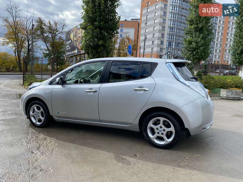 Хэтчбек Nissan Leaf 2012 в Ивано-Франковске