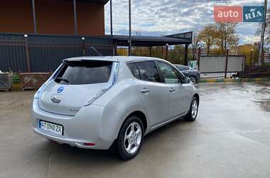 Хэтчбек Nissan Leaf 2012 в 