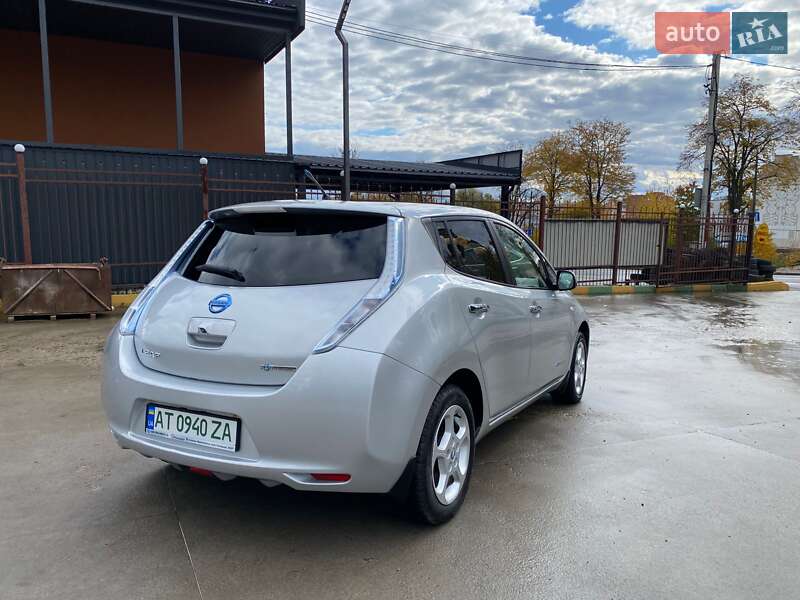 Хэтчбек Nissan Leaf 2012 в Ивано-Франковске