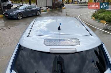 Хэтчбек Nissan Leaf 2012 в 