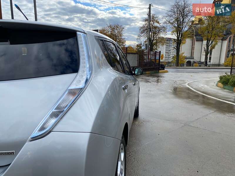 Хэтчбек Nissan Leaf 2012 в Ивано-Франковске