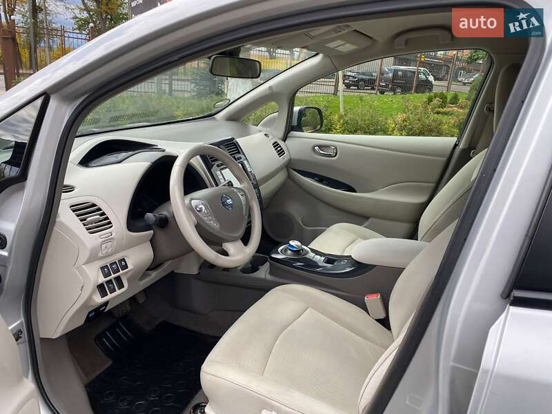 Хэтчбек Nissan Leaf 2012 в Ивано-Франковске
