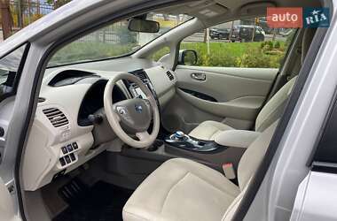 Хэтчбек Nissan Leaf 2012 в 
