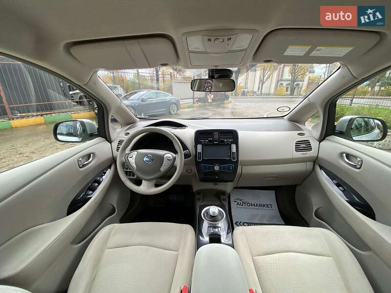Хэтчбек Nissan Leaf 2012 в Ивано-Франковске