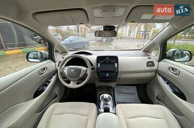 Хэтчбек Nissan Leaf 2012 в 