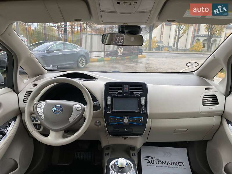 Хэтчбек Nissan Leaf 2012 в Ивано-Франковске