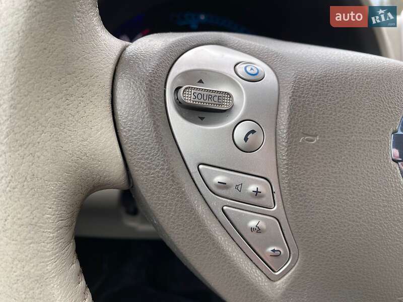 Хэтчбек Nissan Leaf 2012 в Ивано-Франковске