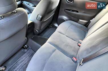 Хэтчбек Nissan Leaf 2014 в 