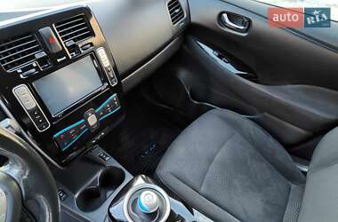 Хэтчбек Nissan Leaf 2014 в 