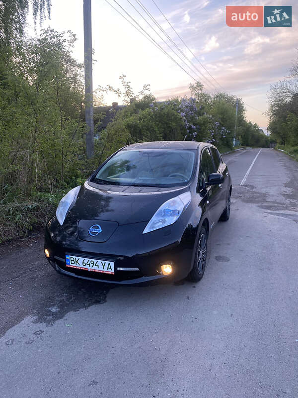 Хэтчбек Nissan Leaf 2012 в Ровно