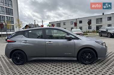 Хэтчбек Nissan Leaf 2019 в 