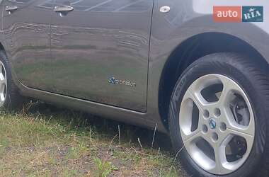 Хэтчбек Nissan Leaf 2014 в 