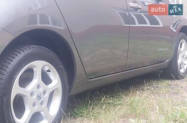 Хэтчбек Nissan Leaf 2014 в 