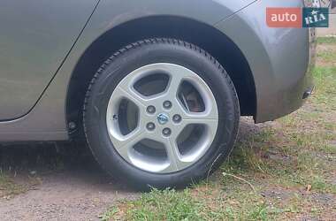 Хэтчбек Nissan Leaf 2014 в 