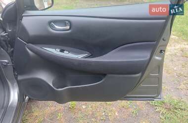Хэтчбек Nissan Leaf 2014 в 