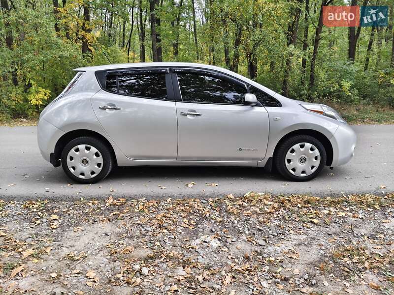 Хетчбек Nissan Leaf 2013 в Пісочині фото 2 Хетчбек Nissan Leaf 2013 в Пісочині