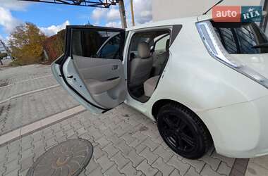 Хэтчбек Nissan Leaf 2012 в  фото 2 Хэтчбек Nissan Leaf 2012 в