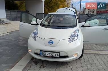 Хэтчбек Nissan Leaf 2012 в  фото 8 Хэтчбек Nissan Leaf 2012 в