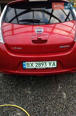 Хетчбек Nissan Leaf 2012 в 