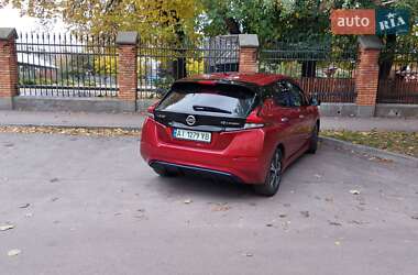 Хэтчбек Nissan Leaf 2018 в 