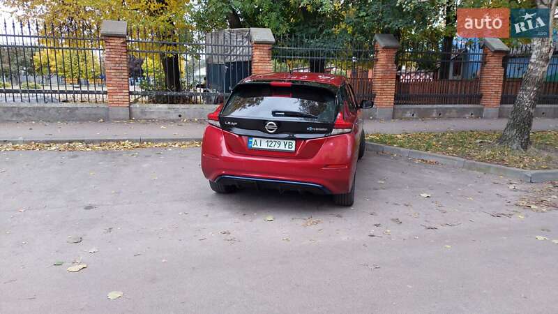 Хэтчбек Nissan Leaf 2018 в Киеве