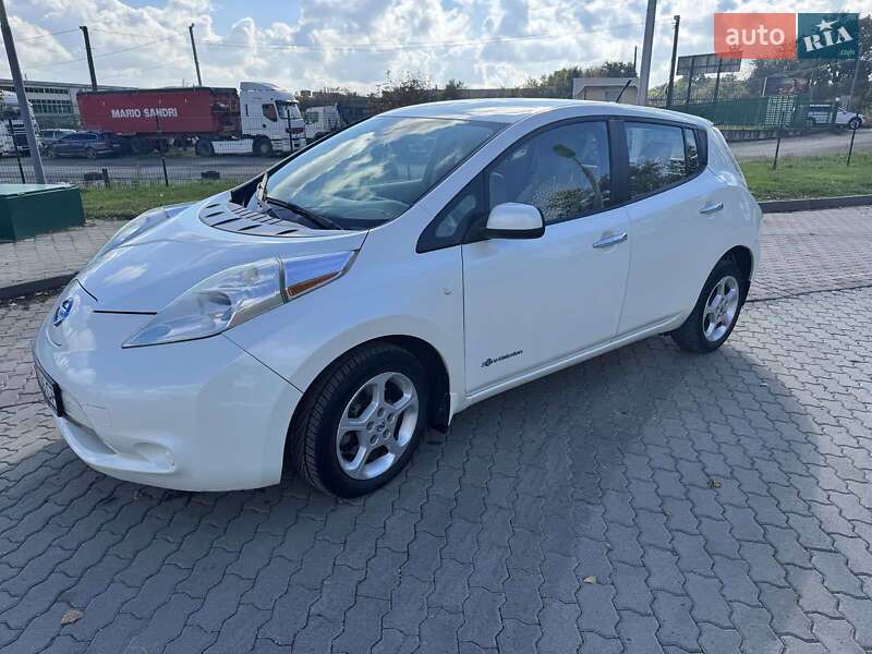 Хэтчбек Nissan Leaf 2014 в Каменец-Подольском фото 4 Хэтчбек Nissan Leaf 2014 в Каменец-Подольском