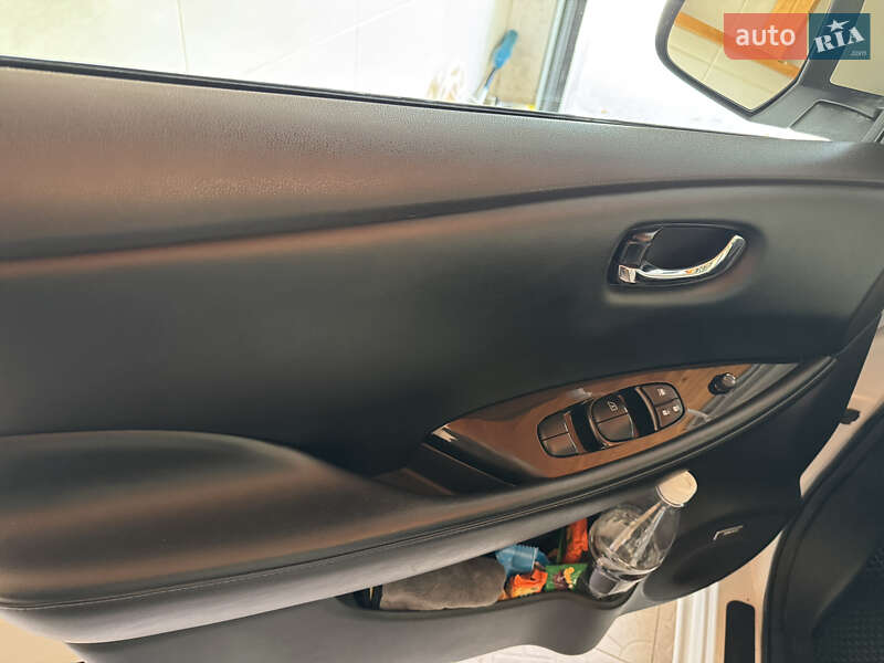 Хэтчбек Nissan Leaf 2015 в Херсоне фото 42 Хэтчбек Nissan Leaf 2015 в Херсоне