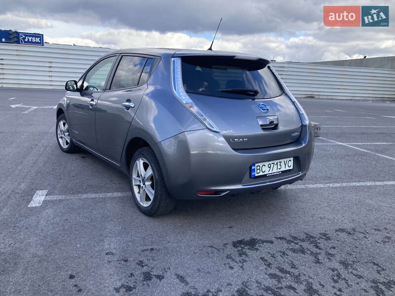 Хетчбек Nissan Leaf 2015 в Львові