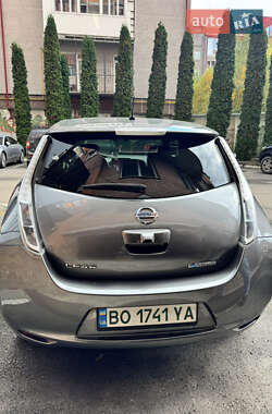 Хэтчбек Nissan Leaf 2014 в 