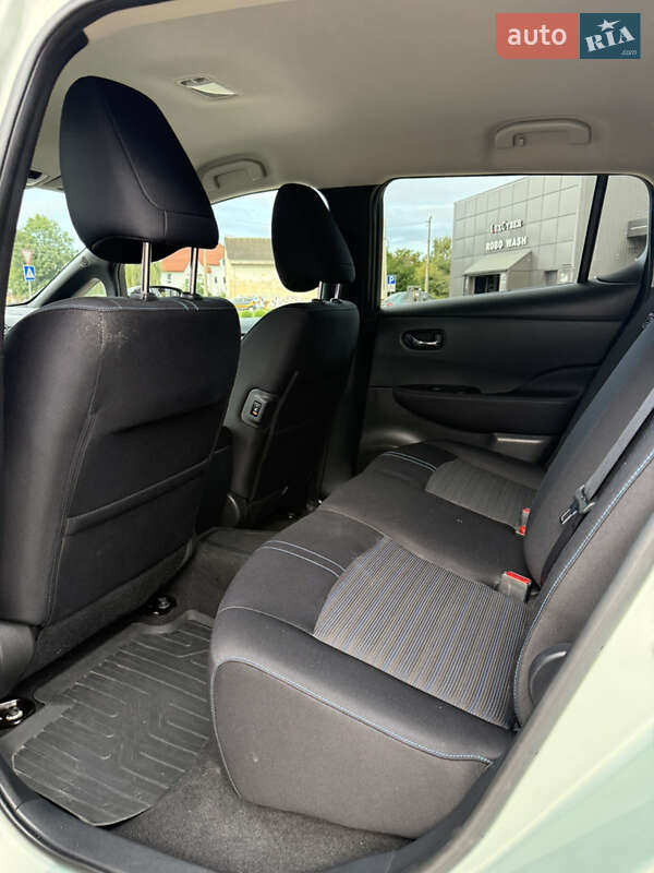 Хетчбек Nissan Leaf 2018 в Дрогобичі