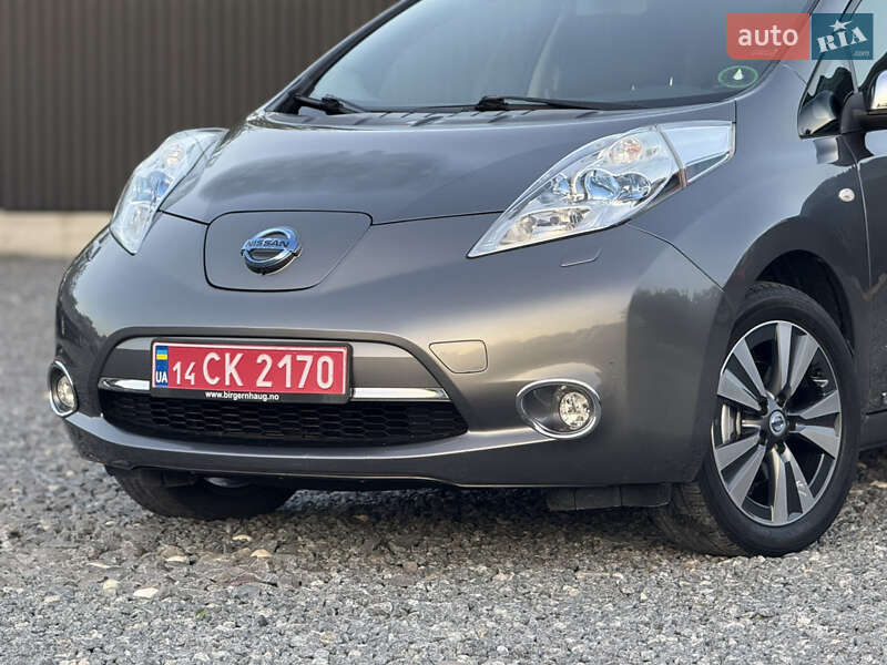 Хетчбек Nissan Leaf 2013 в Дрогобичі