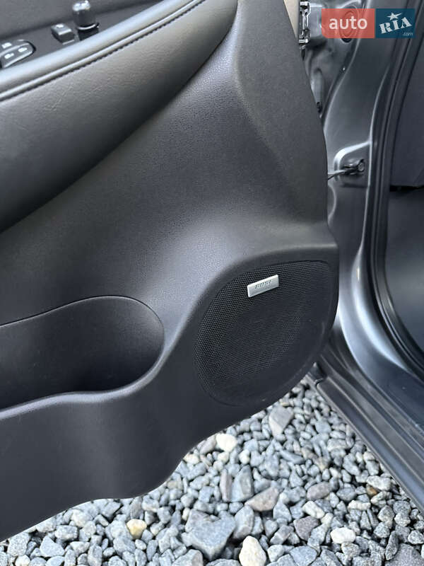 Хетчбек Nissan Leaf 2013 в Дрогобичі