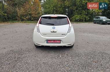 Хэтчбек Nissan Leaf 2015 в 