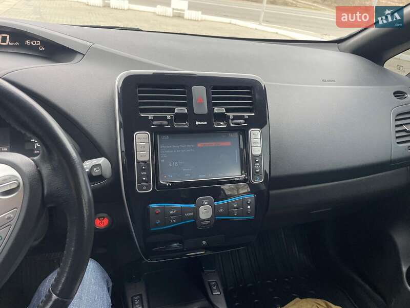 Хетчбек Nissan Leaf 2013 в Чернівцях фото 6 Хетчбек Nissan Leaf 2013 в Чернівцях