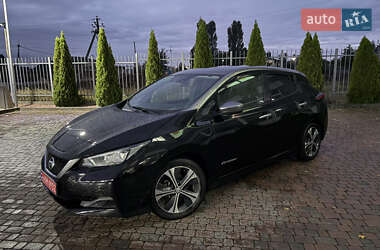 Хэтчбек Nissan Leaf 2019 в 