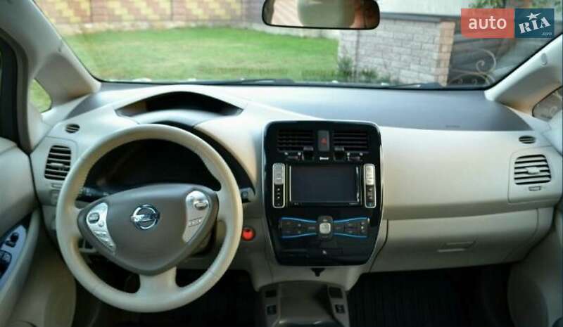 Хэтчбек Nissan Leaf 2013 в Дубровице фото 2 Хэтчбек Nissan Leaf 2013 в Дубровице