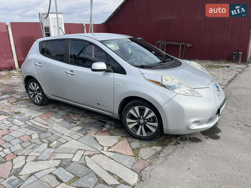 Хэтчбек Nissan Leaf 2013 в Буске фото 4 Хэтчбек Nissan Leaf 2013 в Буске