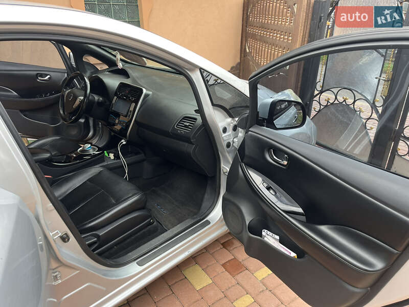 Хэтчбек Nissan Leaf 2013 в Буске фото 13 Хэтчбек Nissan Leaf 2013 в Буске