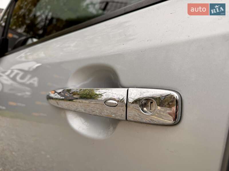 Хэтчбек Nissan Leaf 2011 в Харькове