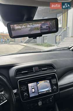 Хэтчбек Nissan Leaf 2019 в 