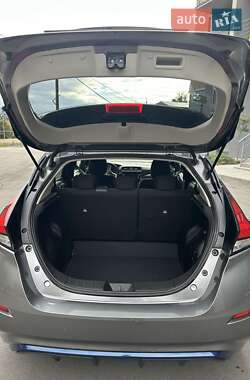 Хэтчбек Nissan Leaf 2019 в 