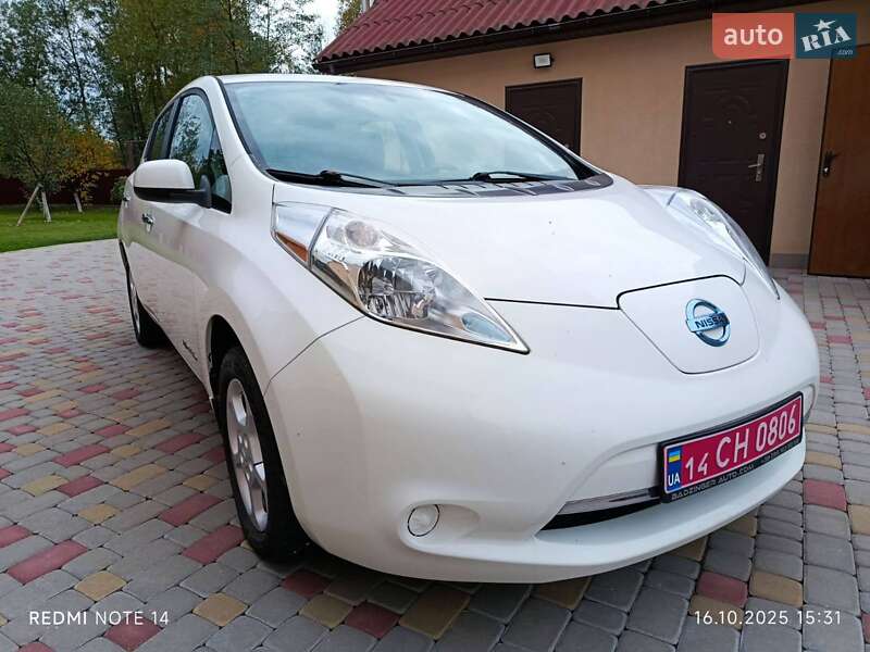 Хетчбек Nissan Leaf 2013 в Івано-Франківську