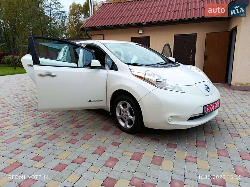 Хетчбек Nissan Leaf 2013 в Івано-Франківську