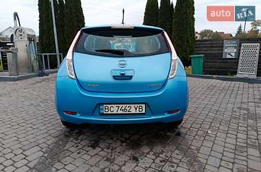 Хэтчбек Nissan Leaf 2013 в 