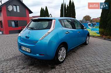 Хэтчбек Nissan Leaf 2013 в 