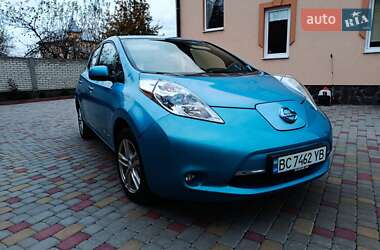 Хэтчбек Nissan Leaf 2013 в 